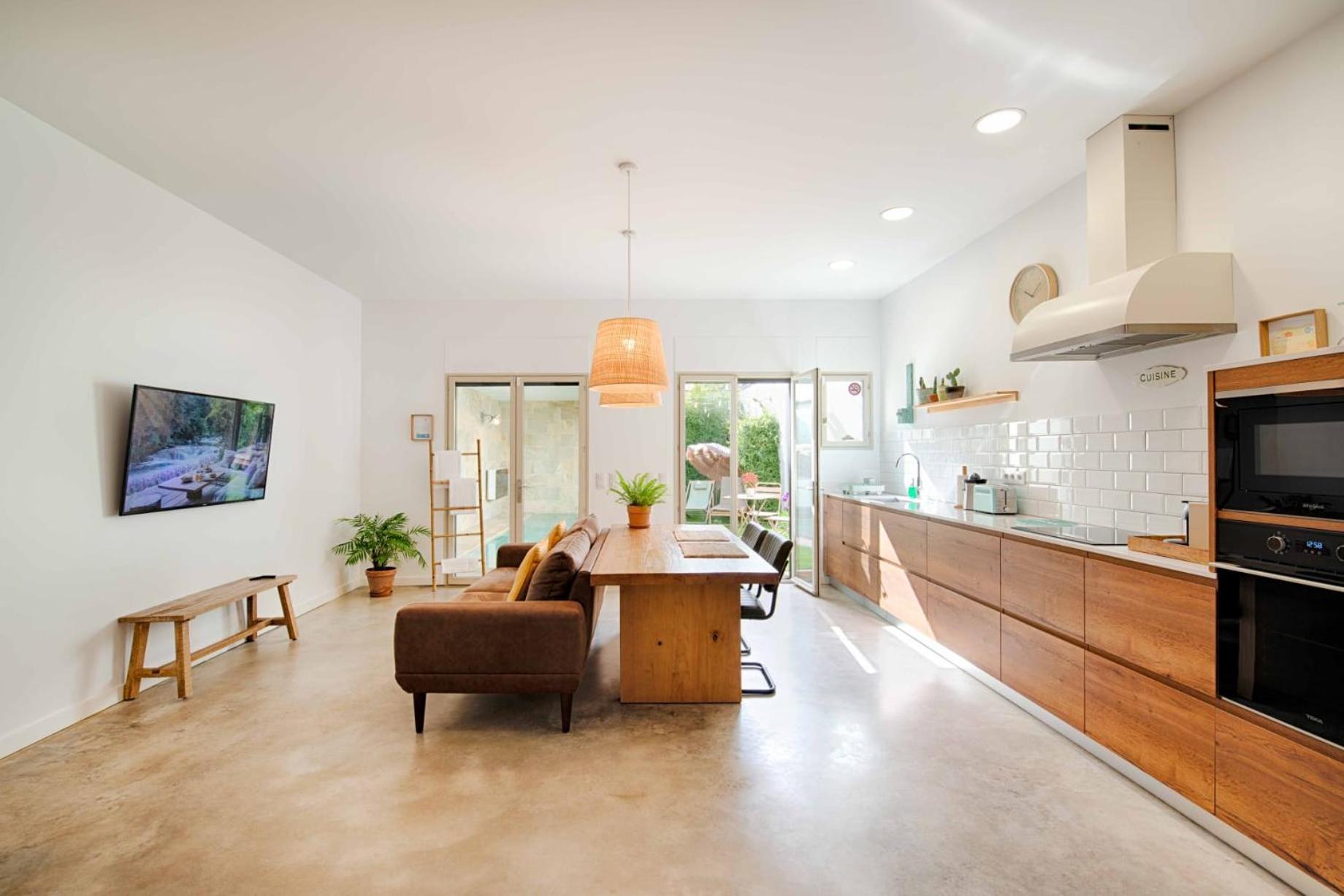 菲格拉斯Loft Con Piscina Climatizada De Agua Salada Y Parking En El Centro De Figueres公寓 外观 照片