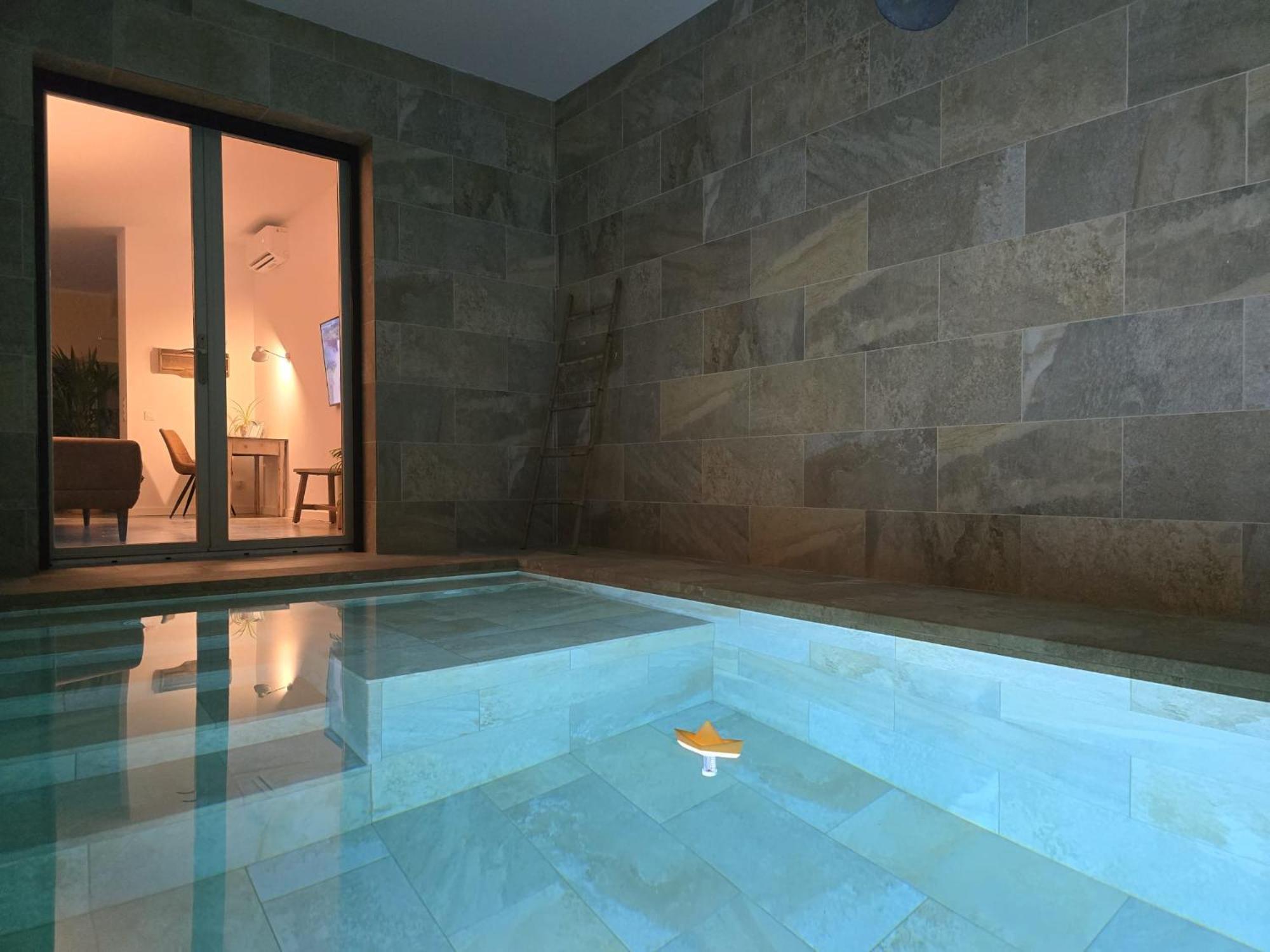 菲格拉斯Loft Con Piscina Climatizada De Agua Salada Y Parking En El Centro De Figueres公寓 外观 照片